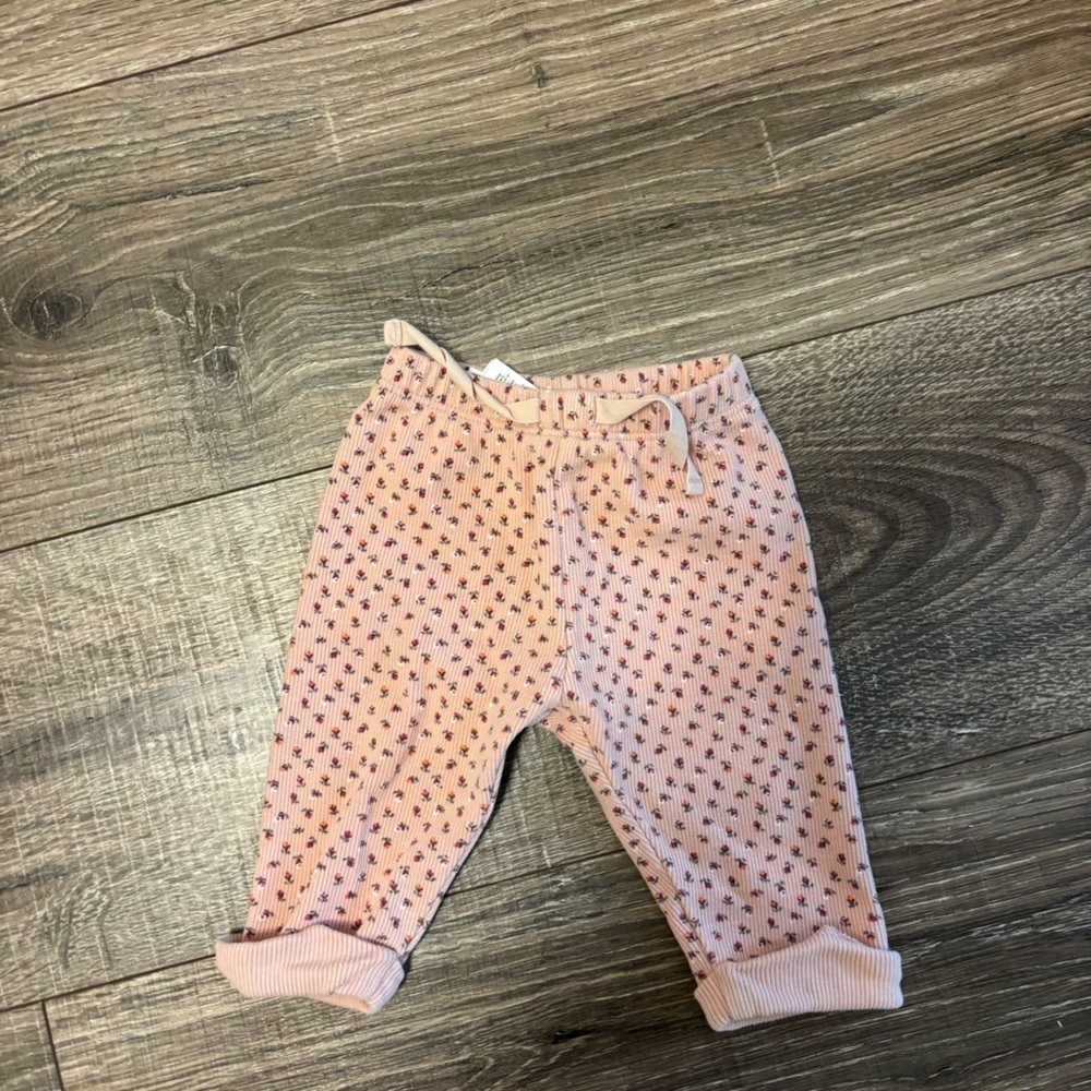 Baby Gap Girls Pink Flower Ribbed Pants Size 0-3 Months